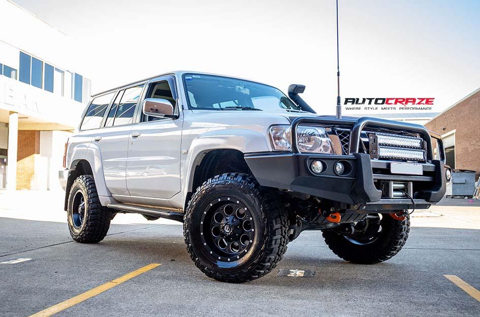 NISSAN PATROL REVOLVER GLOSS BLACK WITH MILLED ACCENTS
